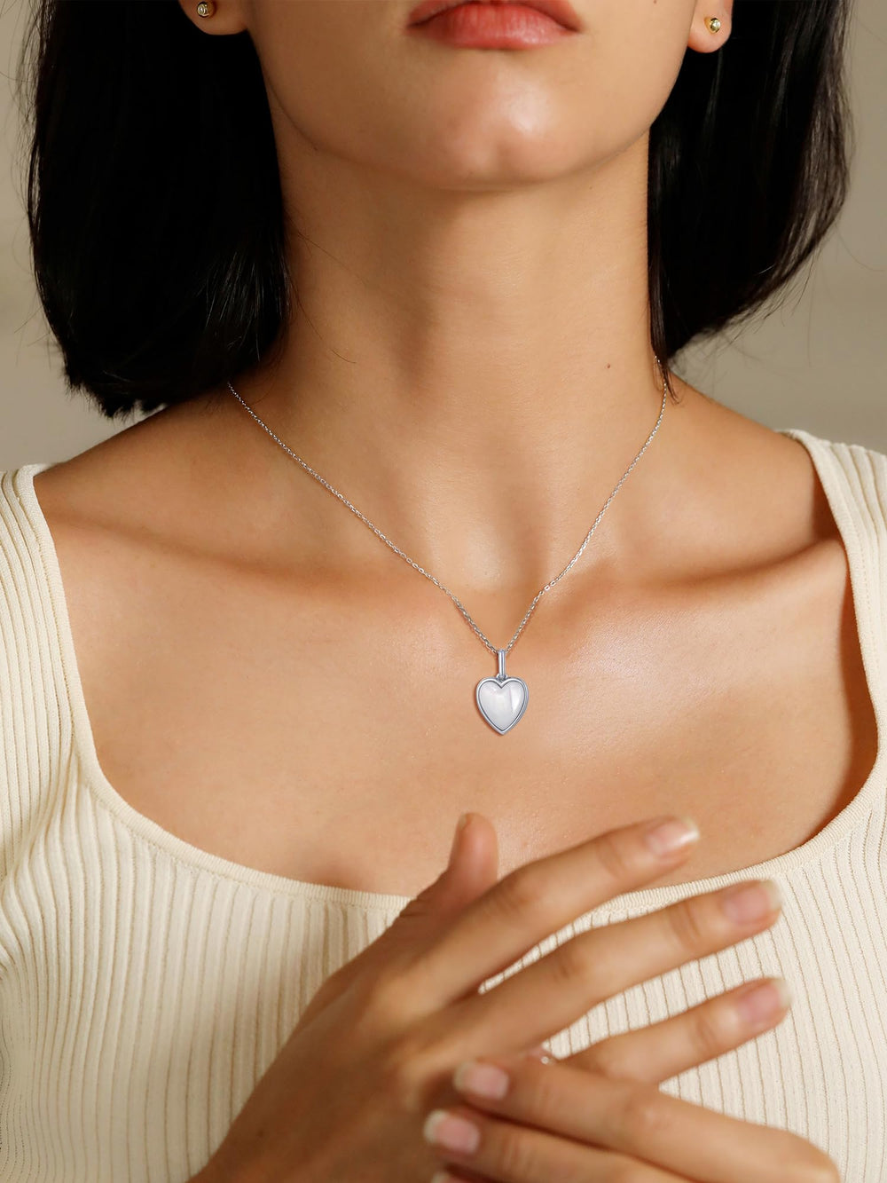 Mother of Pearl Heart Pendant Necklace