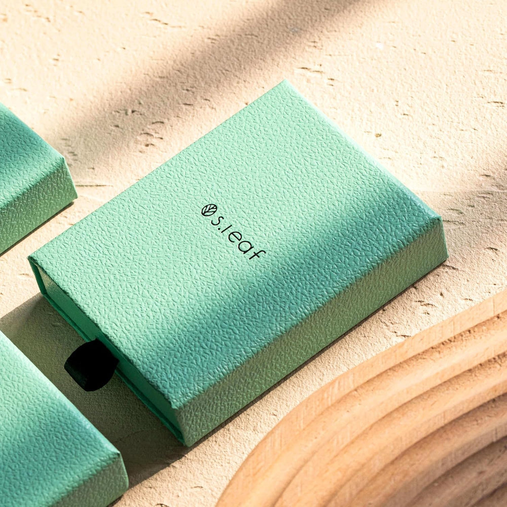 S. Leaf Gold Women's Exquisite Pendant Necklace