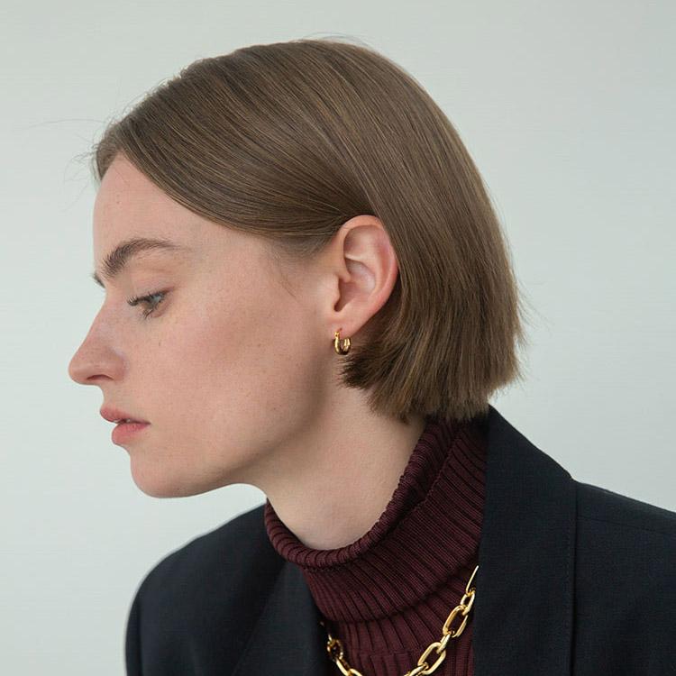mini hoop earrings gold