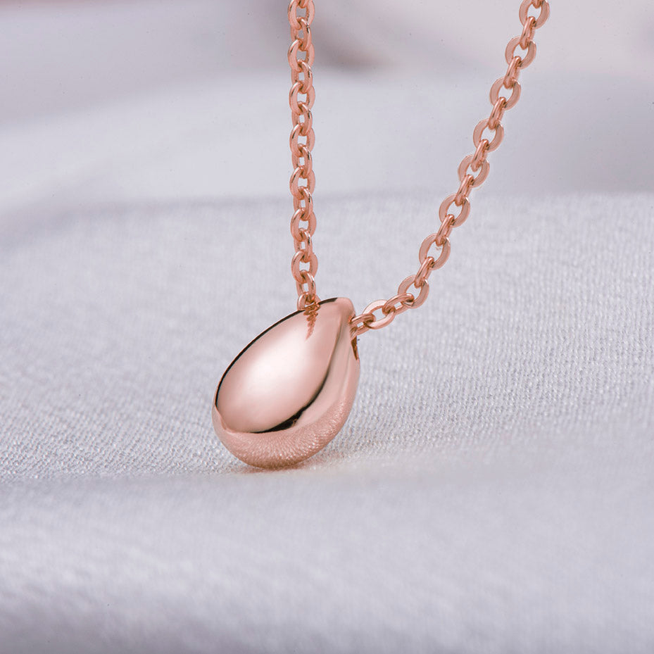 elegant classic teardrop pendant necklace